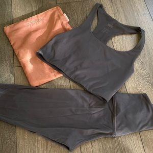 Girlfriend Set - Paloma Bra and full length leggings size small top xxs leggings